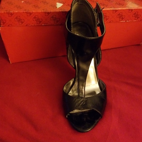 Guess black high heels with buckle - Picture 2 of 3